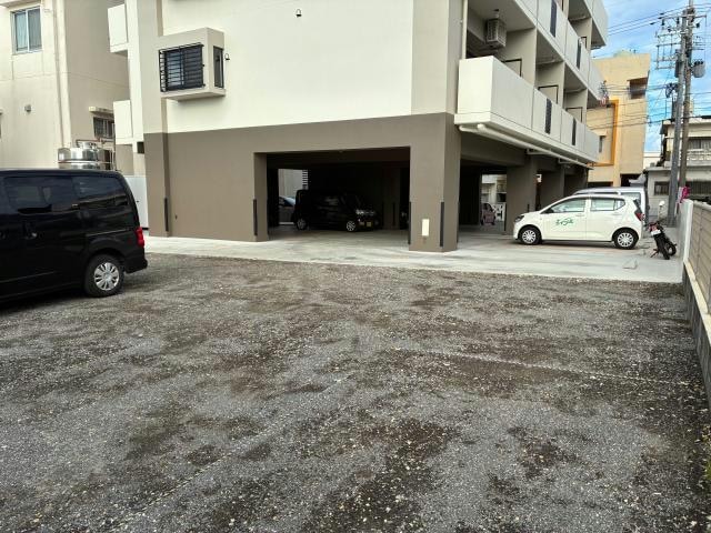  Esan Terrace　喜屋武