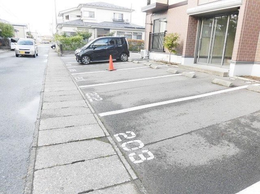 駐車場 ウィルモア八柳