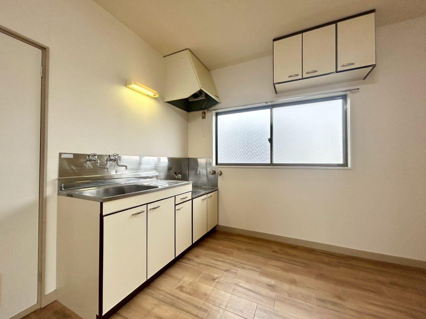 キッチン ファミール佐伯