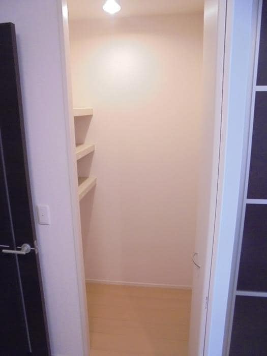 収納 オリビエキャステーロ