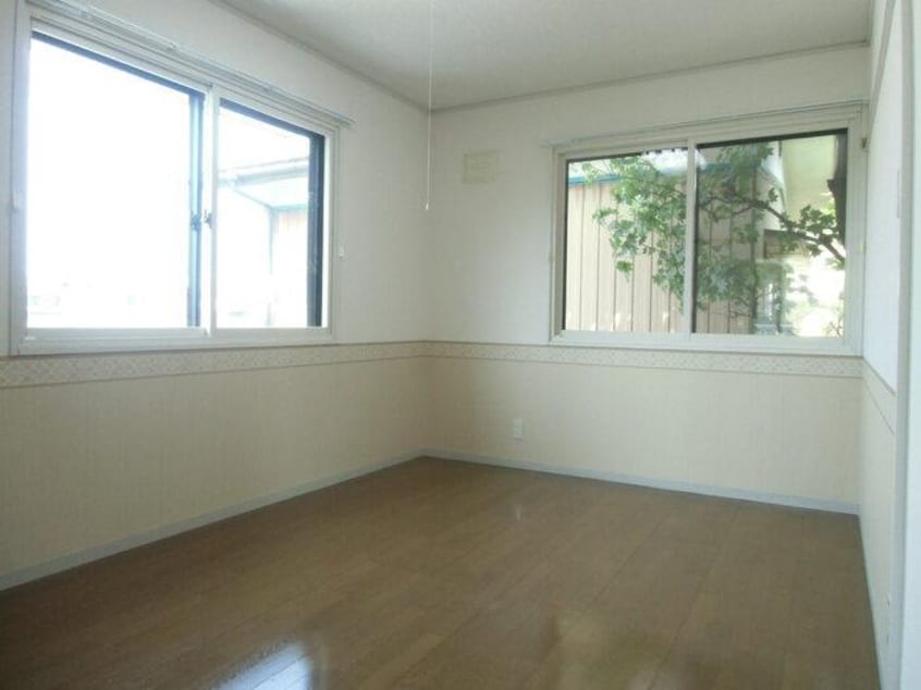 6帖洋室 TRICOSAサイトウ