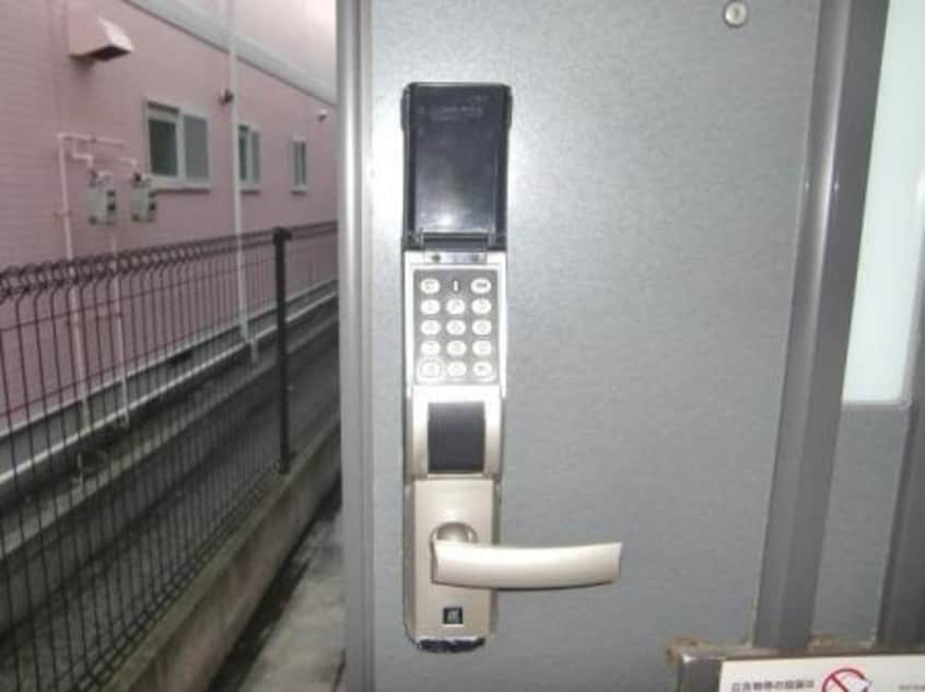 デジタルキー付きドア アルパイン
