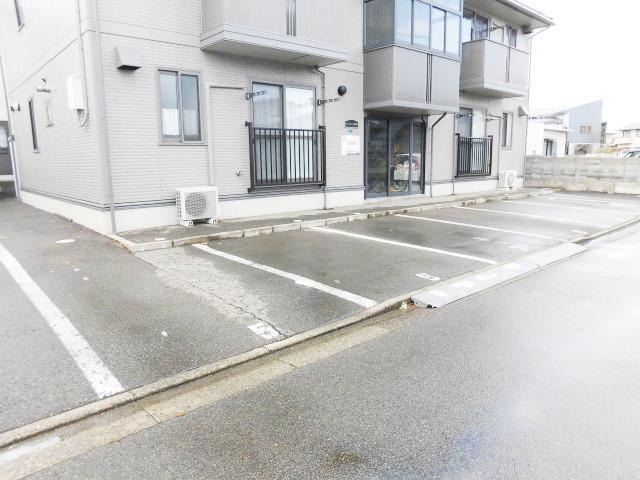 ☆駐車場☆ サンパティークII　B