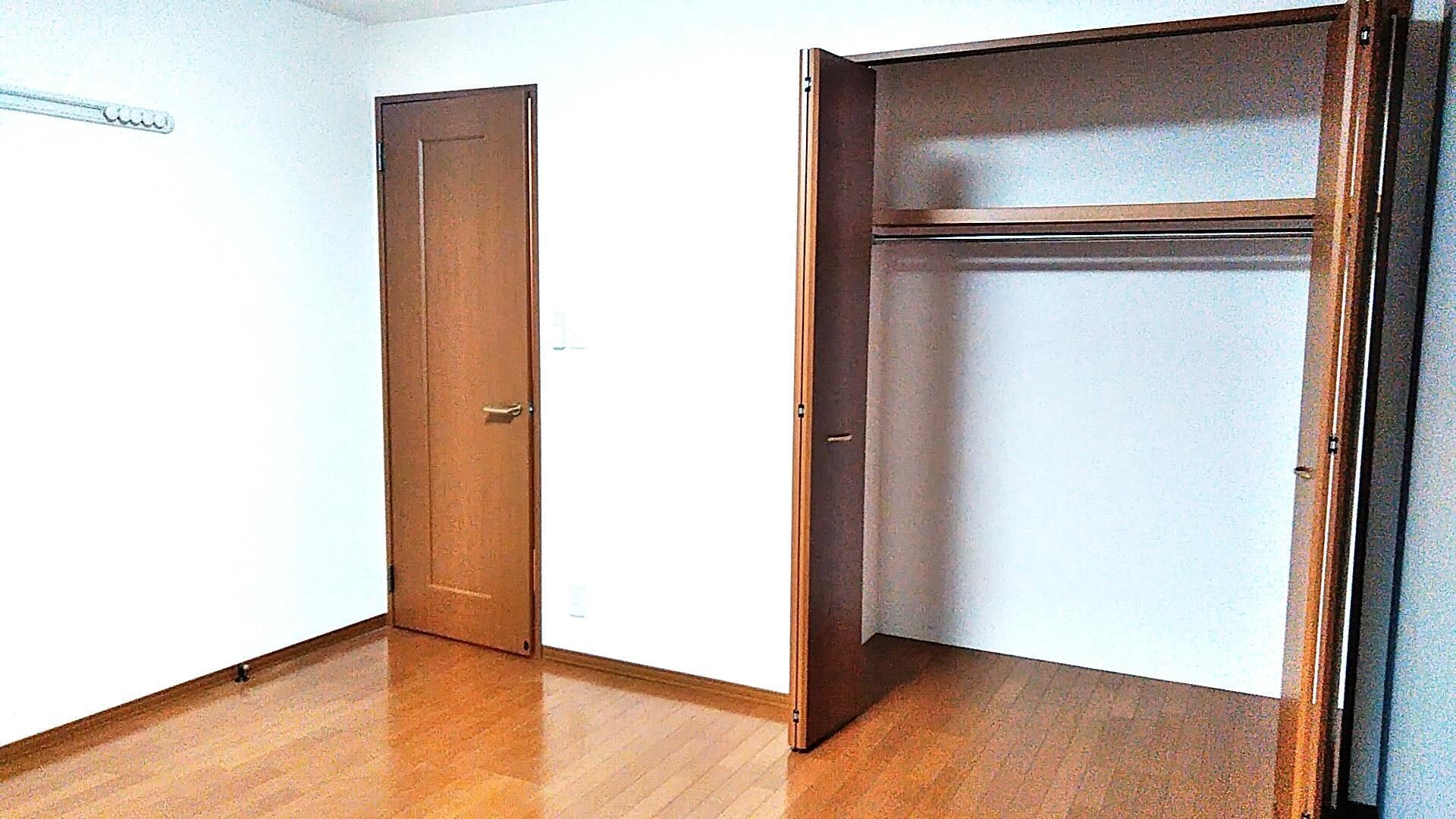 洋室 ロイヤルタウン広面　Ａ