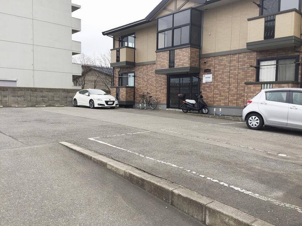 駐車場 マ　メゾン