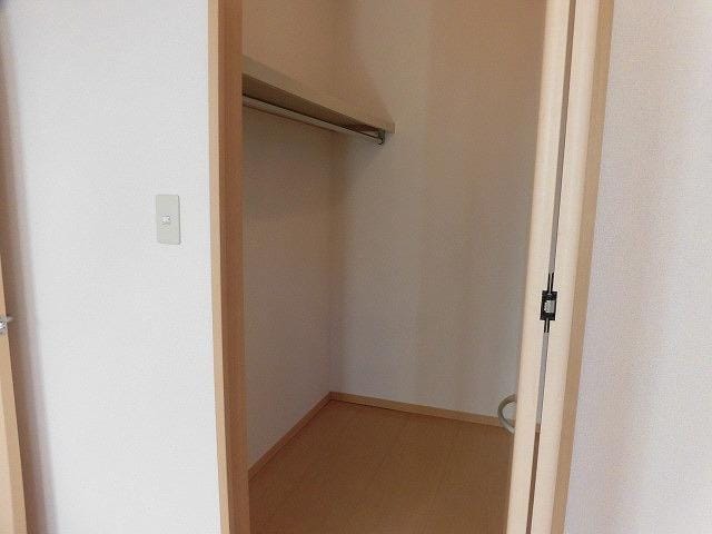 ウォークインクローゼット ドミール三和