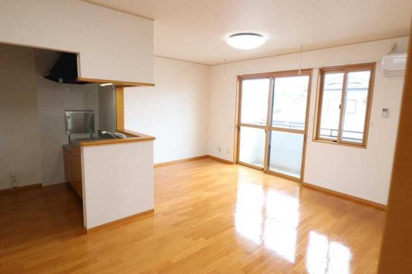 12.7帖リビング エステート八橋