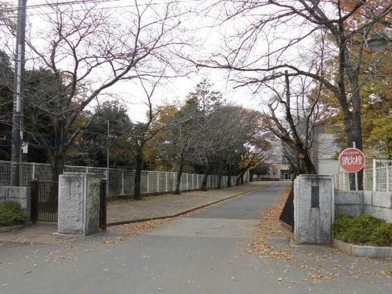 古河市立古河第二中学校(中学校/中等教育学校)まで233m 秋山ハイツ鴻巣Ａ