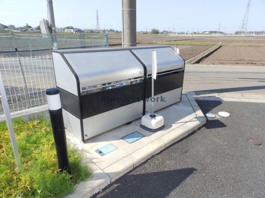 専用ゴミ置き場 ギモーヴ