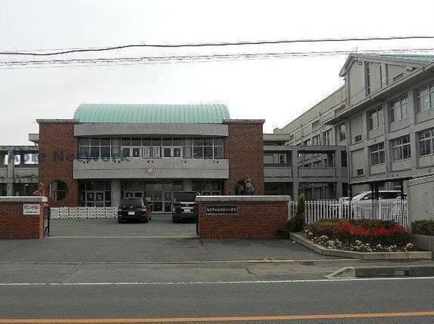 古河市立古河第四小学校(小学校)まで696m スパニッシュガーデンD