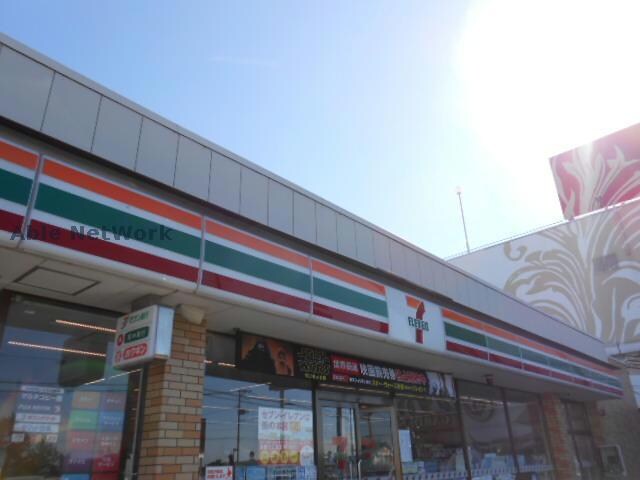 セブンイレブン新発田舟入3丁目店(コンビニ)まで771m 白新線・羽越本線（新潟県内）/西新発田駅 徒歩23分 1階 築31年