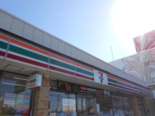 セブンイレブン新発田舟入3丁目店(コンビニ)まで791m 白新線・羽越本線（新潟県内）/西新発田駅 バス16分コモタウン前下車:停歩5分 3階 築16年