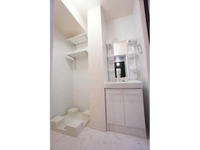  白新線・羽越本線（新潟県内）/新発田駅 バス5分西園町一丁目東下車:停歩9分 1階 築11年