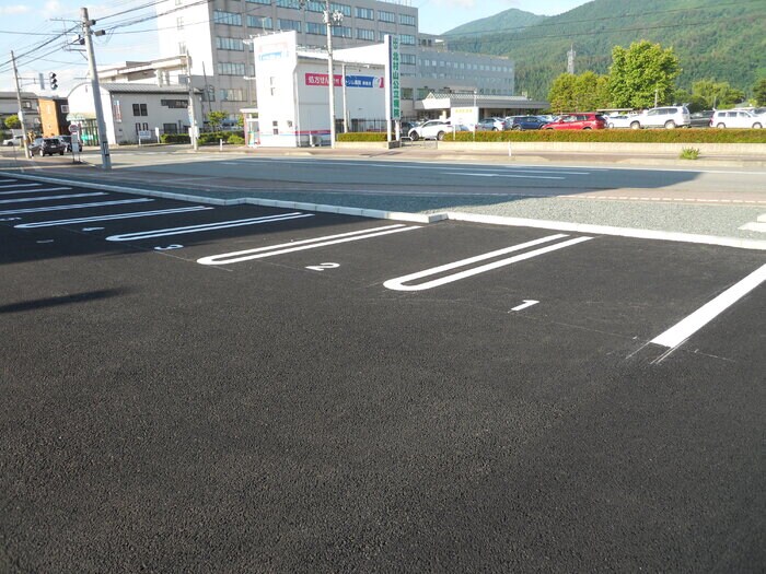 駐車場 バレンタインハウス温泉町