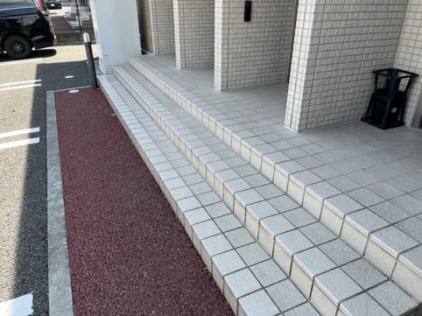 エントランス ハウス フォーレスト