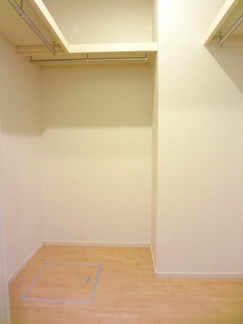 収納 アーバンエイト