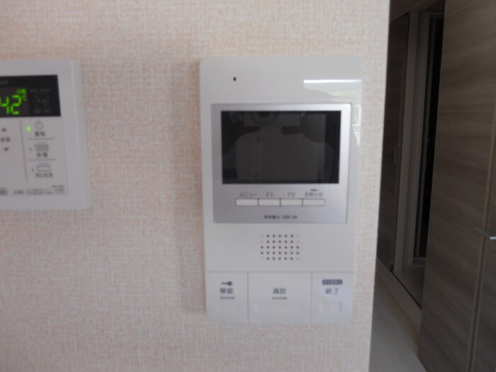 モニター付きインターホン バレンタインハウス温泉町