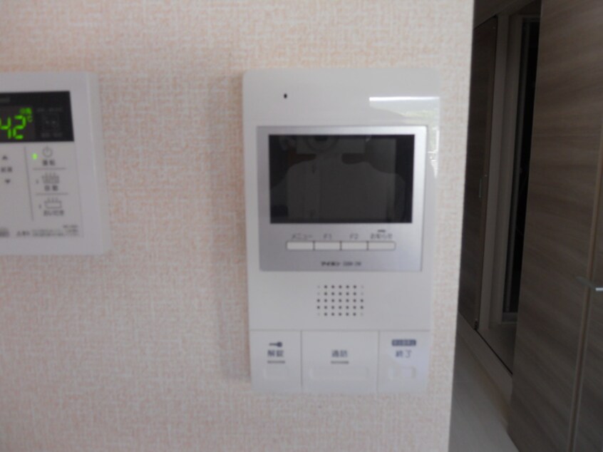 モニター付きインターホン バレンタインハウス温泉町