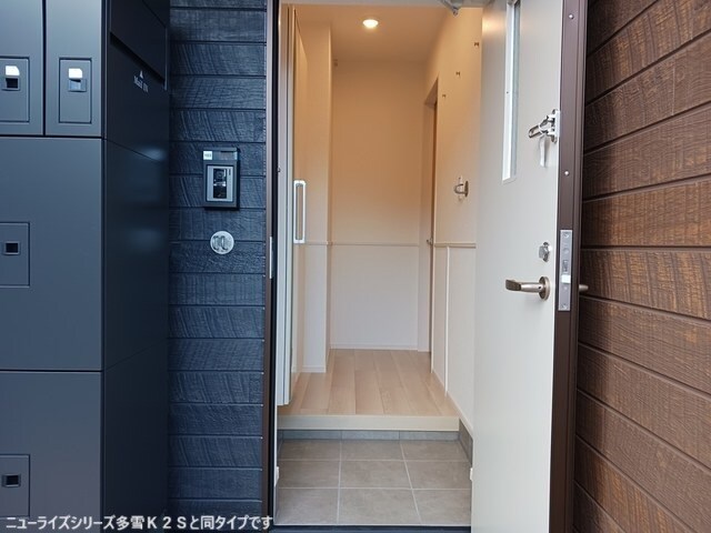 玄関 フォンテーヌⅢ　Ａ