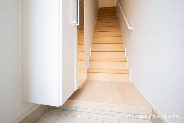 玄関 リズブラン　モーム