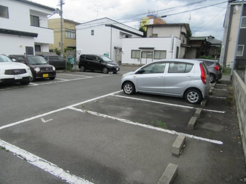 駐車場２台分確保できます コーポ麻生3号棟