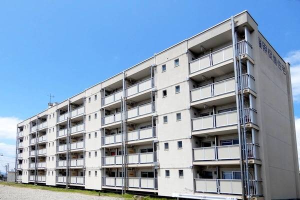 外観は落ち着いています ビレッジハウス立谷川1号棟