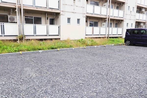 車をお持ちの方に嬉しい駐車場付きの物件です ビレッジハウス高屋2号棟