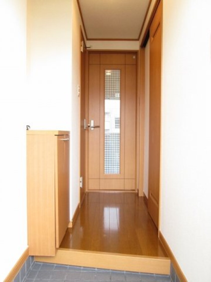 玄関 アンソレイエ・アビタシオン