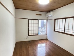 使い勝手のいい洋室です