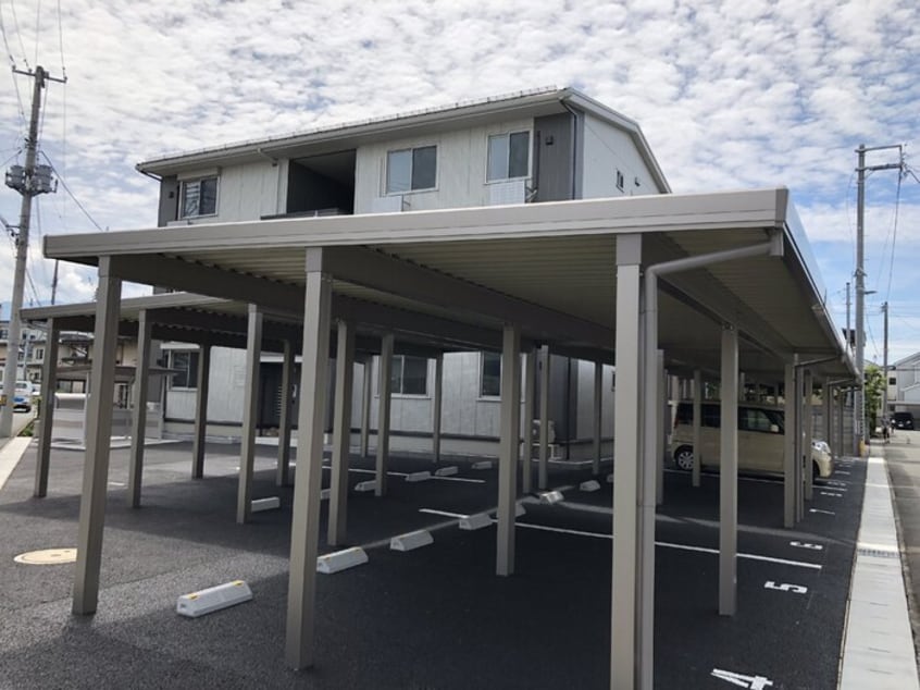 カーポート付駐車場 ラ・メゾン・ド・セヴ