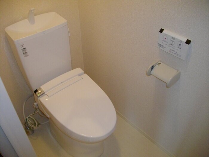 トイレ フォレスタ中央