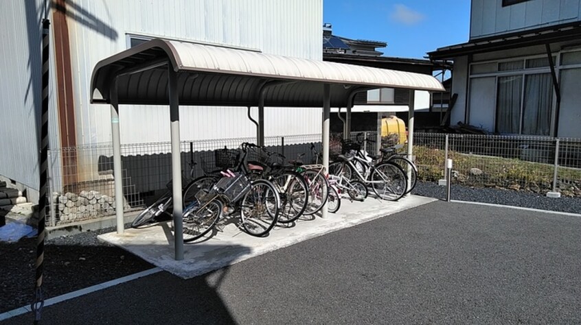 駐輪場 メゾン・ルピナス