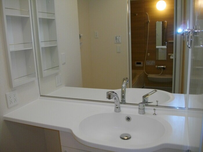 カウンター付洗面化粧台 フォレスタ中央