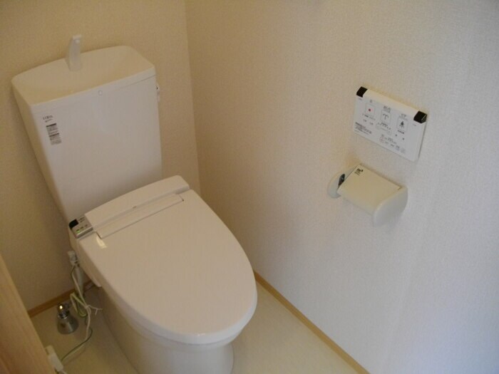 トイレ フォレスタ中央