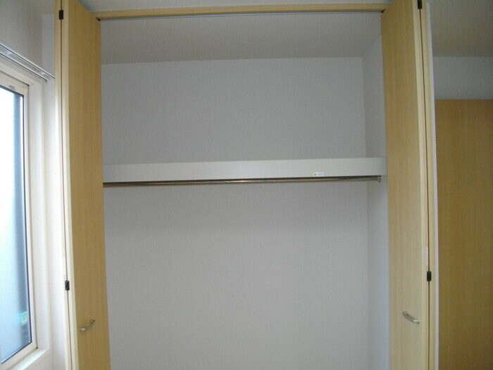 クローゼット フォレスタ中央