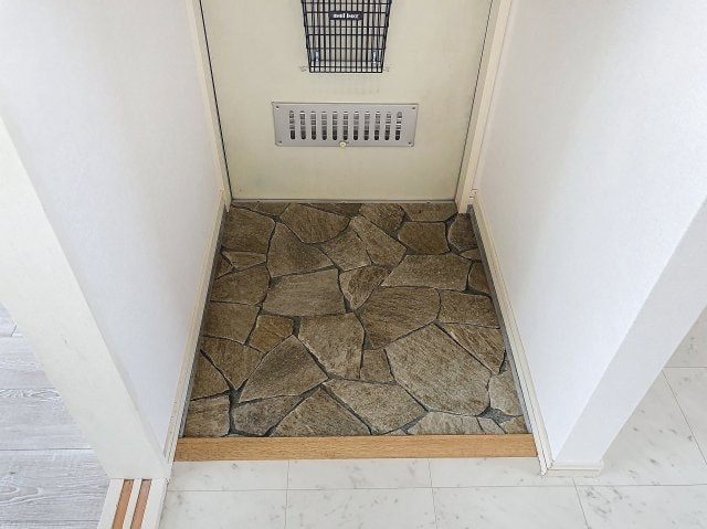  サンハイツイワタ