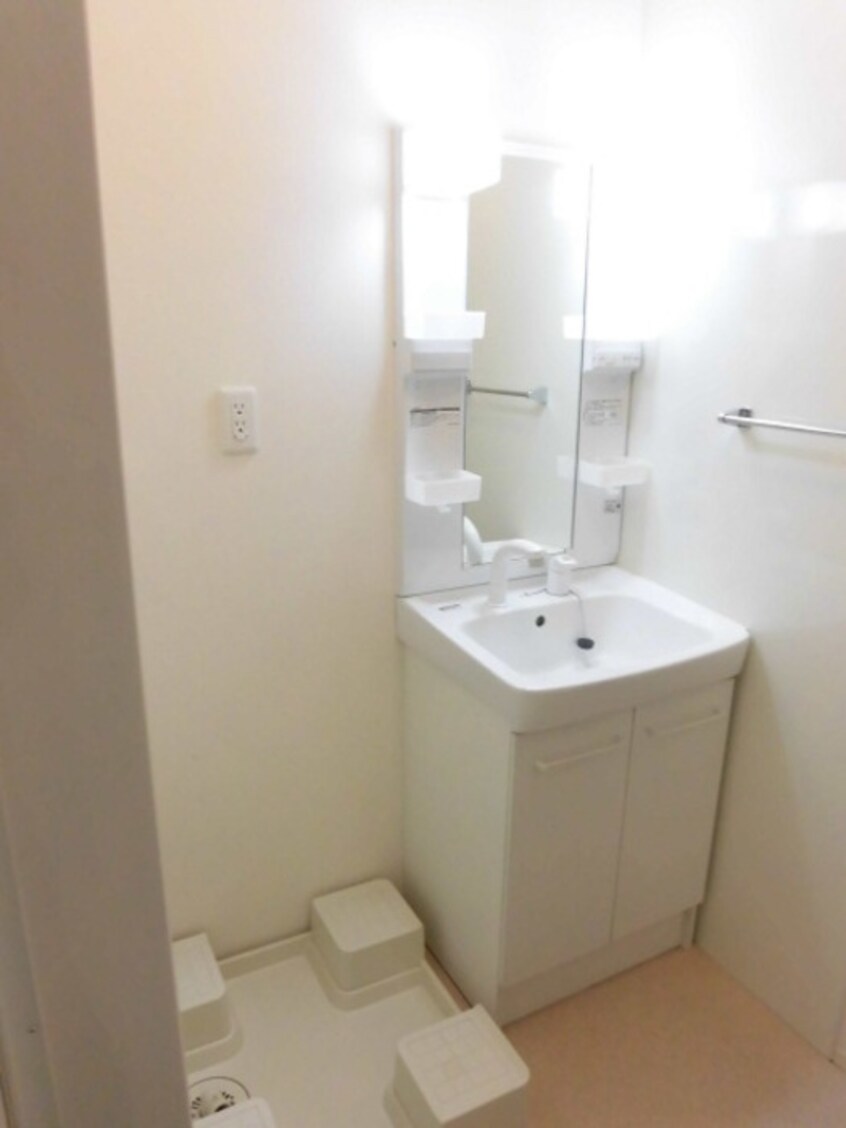 シャンプードレッサー付の洗面台です☆ スリー・スター Ⅳ号館 Ａ