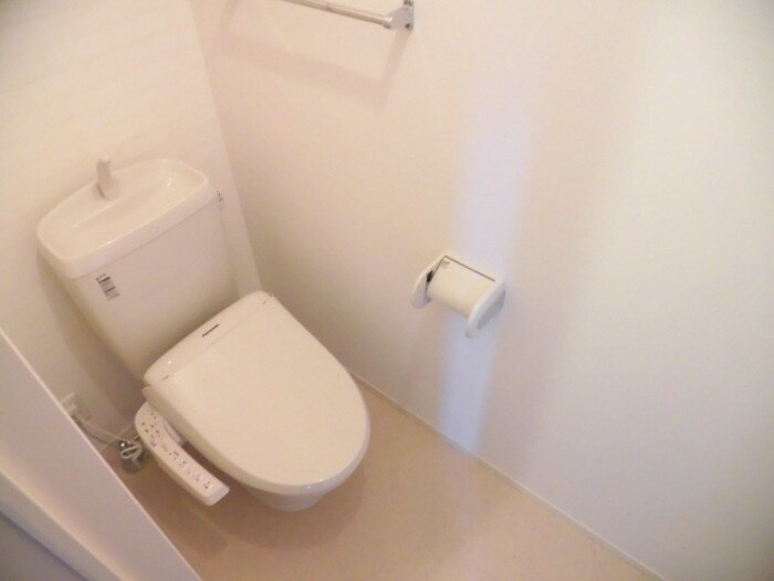 必須アイテム・ウォシュレット付！ スリー・スター Ⅳ号館 Ａ