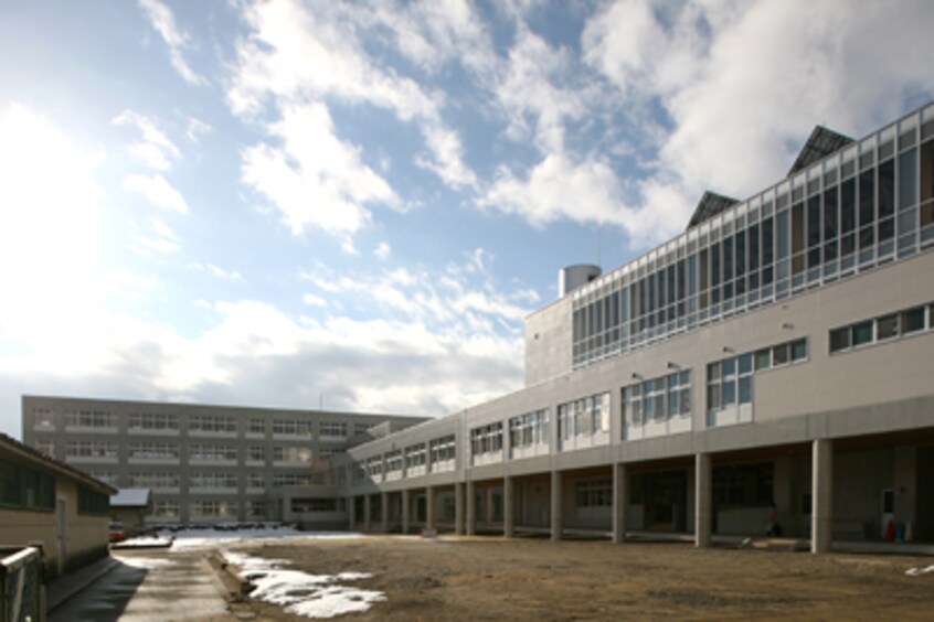 山形市立東小学校 596m ミーツハウスエルンテ