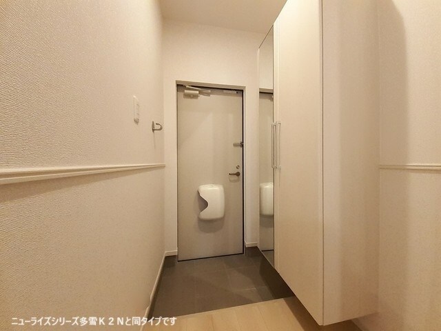 玄関 フォンテーヌⅢ　Ｂ