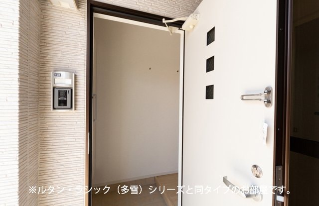 玄関 フォンテーヌⅢ　Ｃ