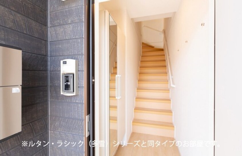 玄関 フォンテーヌⅢ　Ｃ