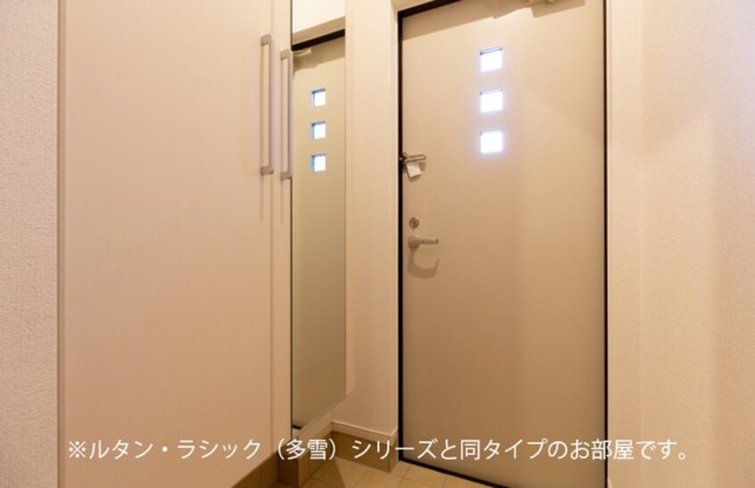 玄関 フォンテーヌⅢ　Ｃ