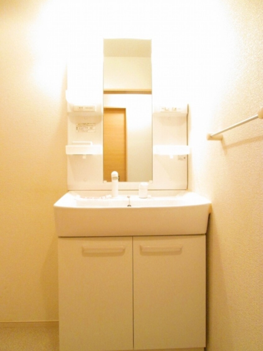 洗面所 秋桜　２０１１　Ａ