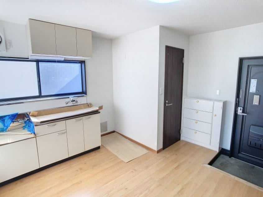 リフォーム中のお写真になります。 サロンセンス