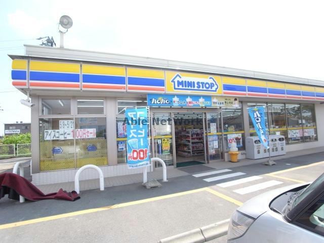 ミニストップ羽島尾濃大橋店(コンビニ)まで710m ハイツピーチヒル