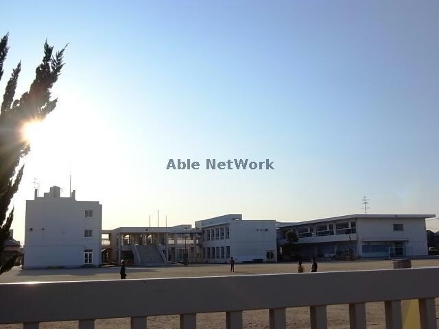 羽島市立中央小学校(小学校)まで1059m アムール