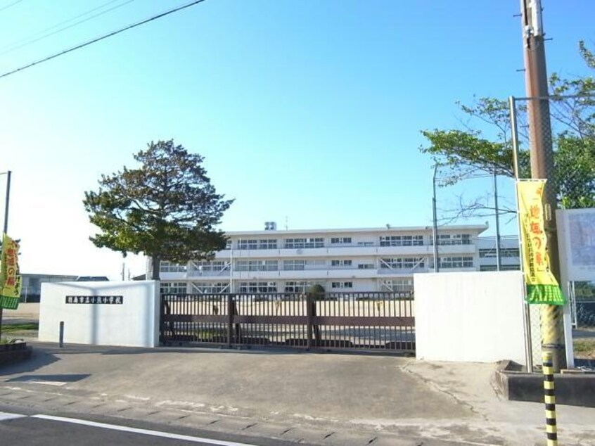 羽島市立小熊小学校(小学校)まで1253m ブランシェ新粟野