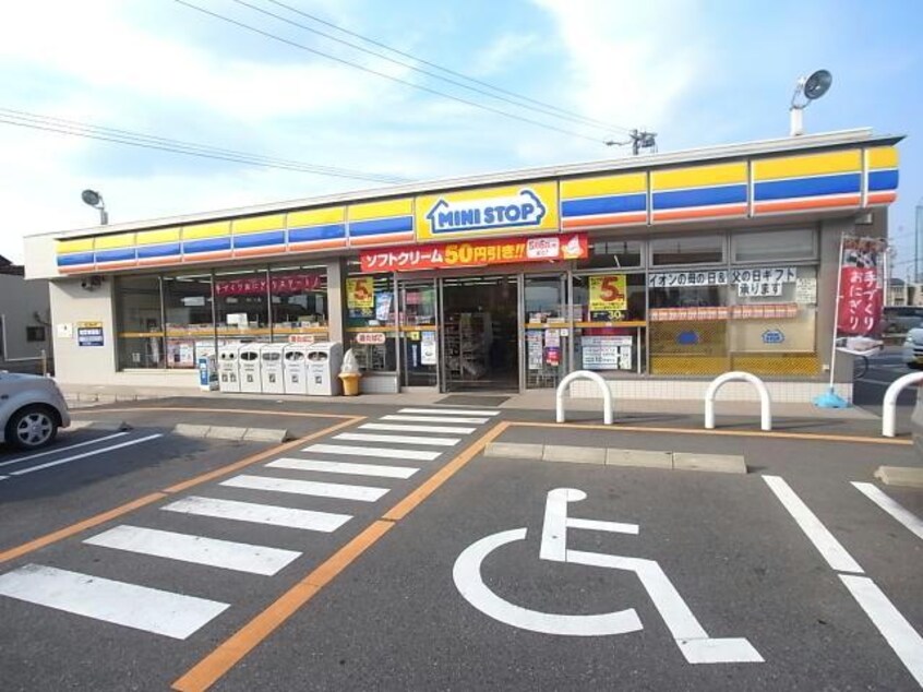 ミニストップ安八氷取店(コンビニ)まで1132m さくら　ｓｑｕａｒｅ