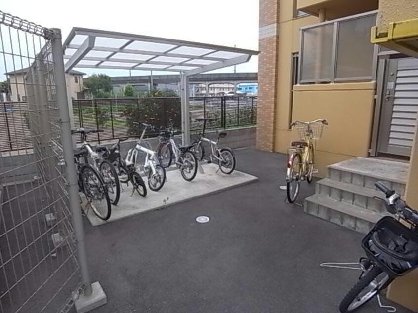  レジデンス辰己3番館